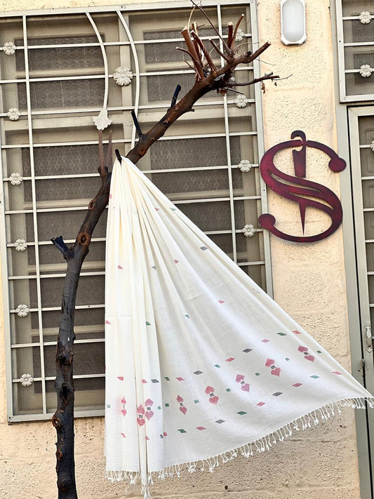 Ladies White Khaddi Embroidery Swati Woolen Shawl | KKW09