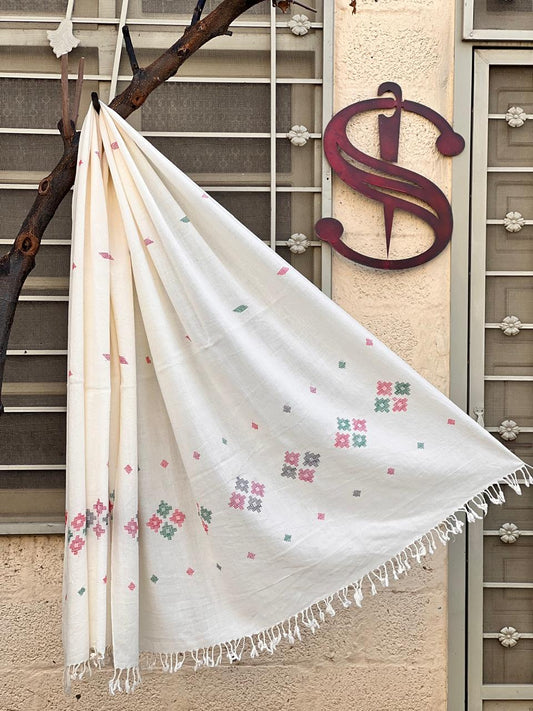 Ladies White Khaddi Embroidery Swati Woolen Shawl | KKW12